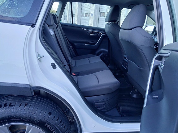 Toyota RAV4 12 of 22