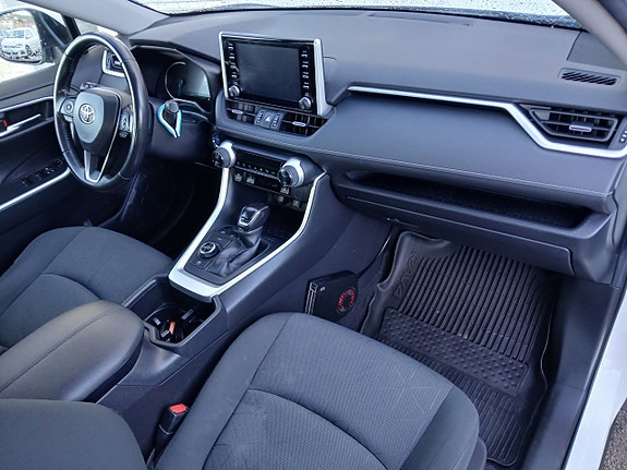 Toyota RAV4 14 of 22