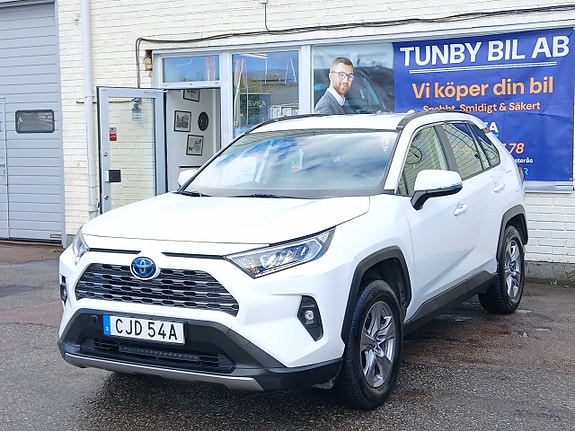 Toyota RAV4 2 of 22