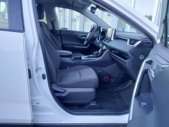 Toyota RAV4 13 of 22