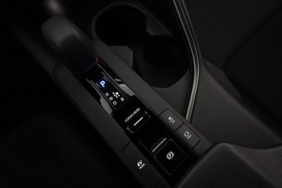 Toyota C-HR 25 of 28