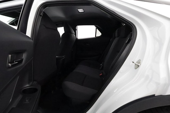 Toyota C-HR 12 of 28