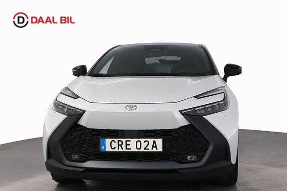 Toyota C-HR 2 of 28