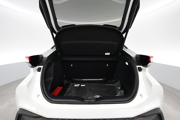 Toyota C-HR 28 of 28