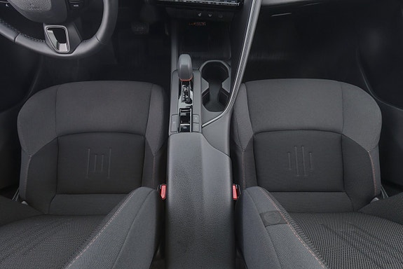 Toyota C-HR 14 of 28