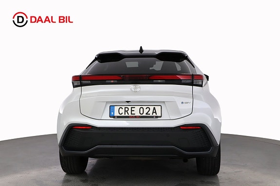 Toyota C-HR 7 of 28