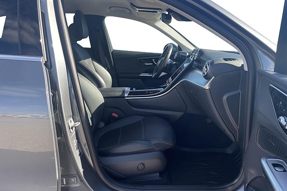 Mercedes-Benz GLC300 de 15 of 27