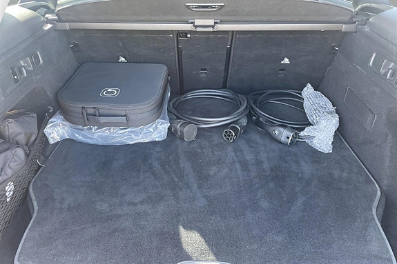 Mercedes-Benz GLC300 de 18 of 27