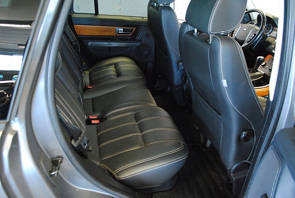 Land Rover Range Rover Sport 7 of 9