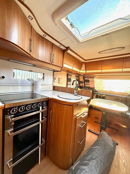 Kabe Royal 590 LGLE  Full Utrustad 17 of 25