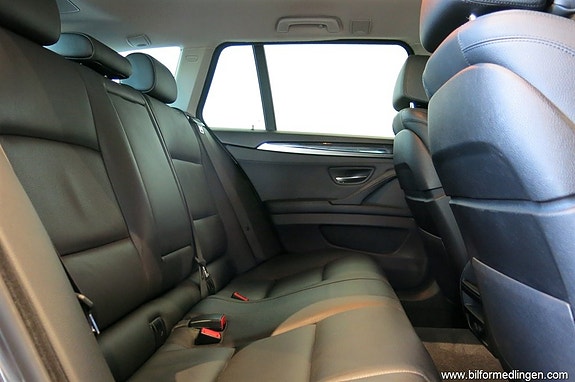 BMW 520 8 of 15