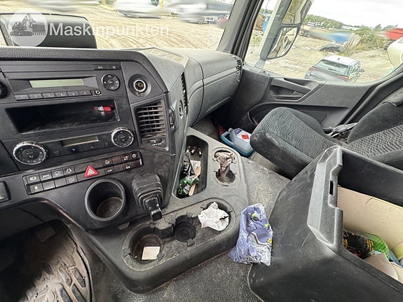 Mercedes-Benz Arocs 6x2 Schaktbil 20 of 27