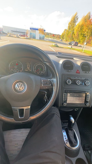 Volkswagen Caddy Maxi 2 of 9
