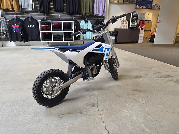 Husqvarna EE 3 -24 2 of 2