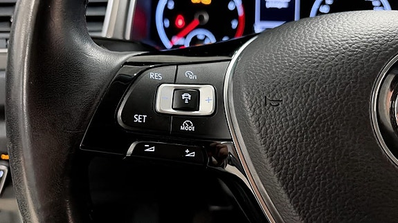 Volkswagen T-Roc 14 of 19
