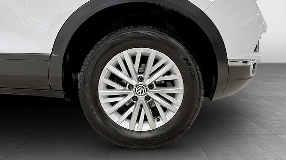 Volkswagen T-Roc 6 of 19