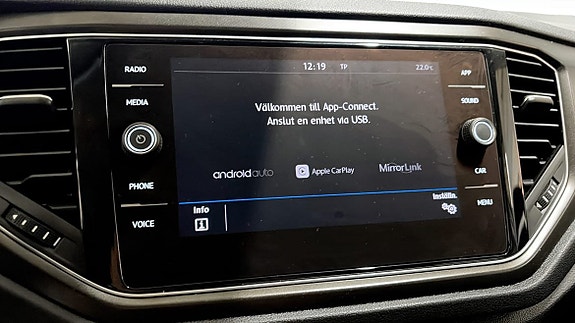 Volkswagen T-Roc 19 of 19