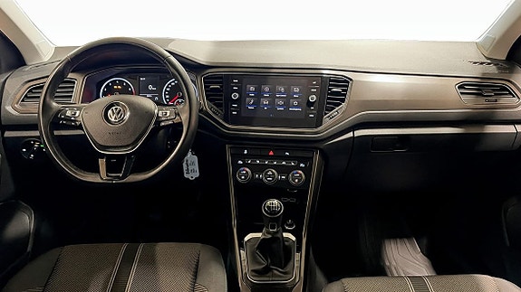 Volkswagen T-Roc 10 of 19