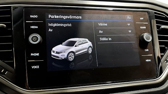 Volkswagen T-Roc 17 of 19