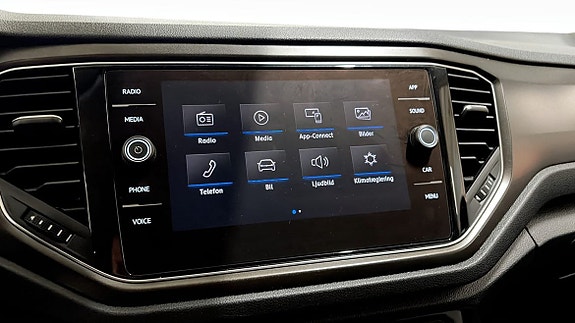 Volkswagen T-Roc 9 of 19