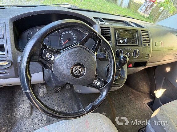 Volkswagen Transporter 8 of 10