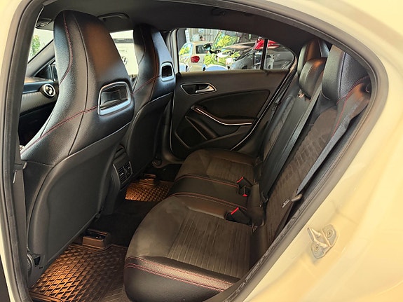 Mercedes-Benz A180 8 of 18