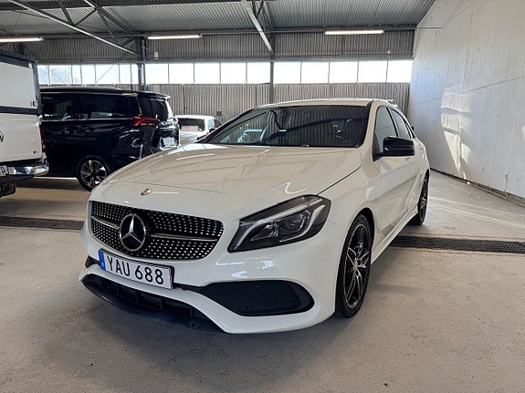 Mercedes-Benz A180 2 of 18