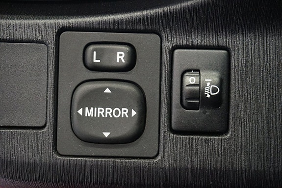 Toyota Yaris 15 of 23