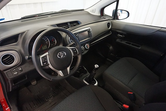 Toyota Yaris 10 of 23