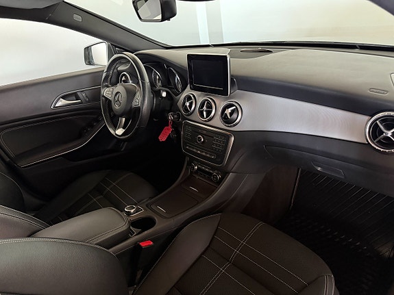 Mercedes-Benz CLA200 11 of 21