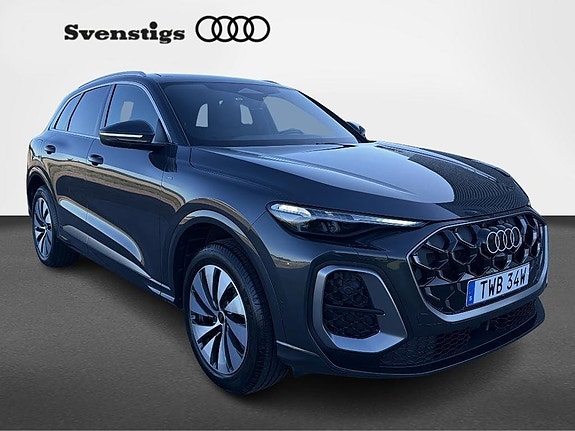 Audi Q5 2 of 15