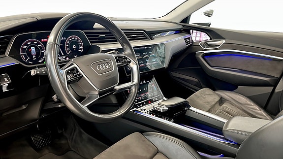 Audi e-tron 7 of 21