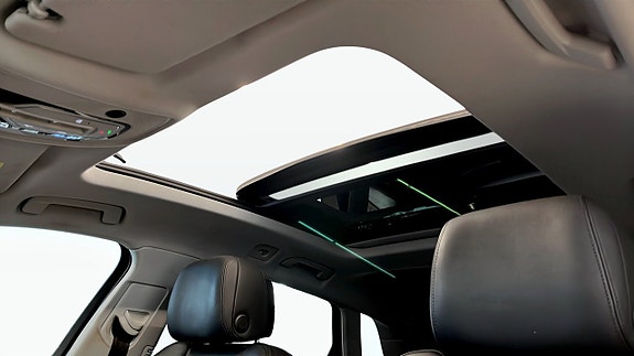 Audi e-tron 9 of 21