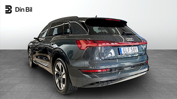 Audi e-tron 3 of 21
