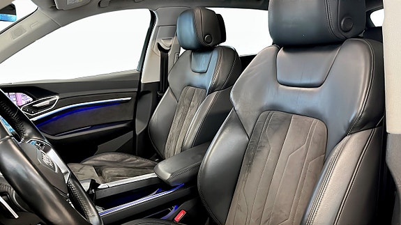 Audi e-tron 8 of 21