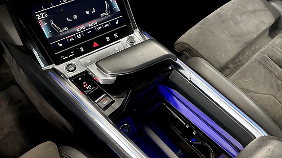 Audi e-tron 16 of 21