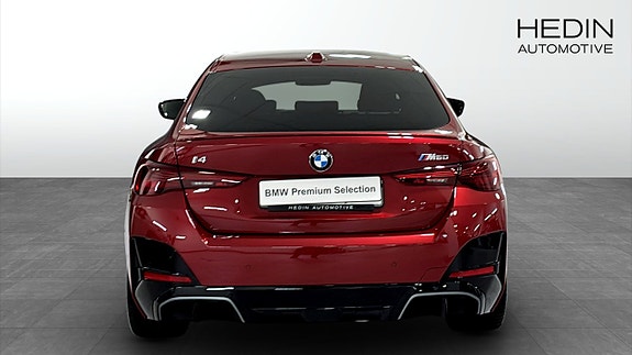 BMW i4 7 of 9