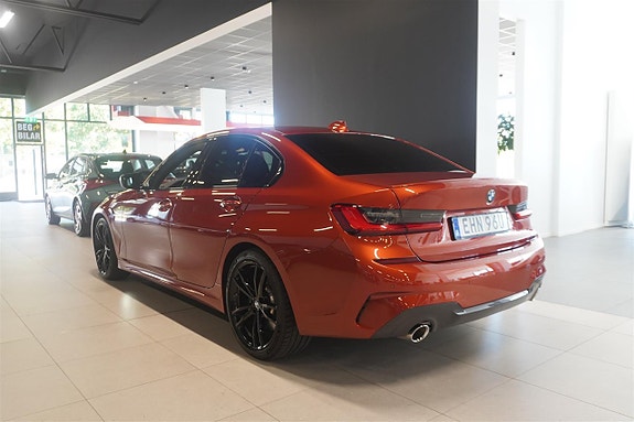 BMW 330d 4 of 20