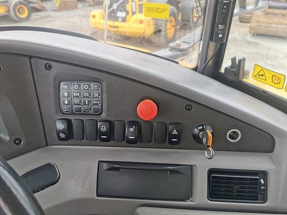 Volvo A 30 G 8 of 22