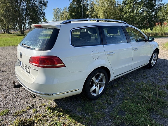 Volkswagen Passat 3 of 9