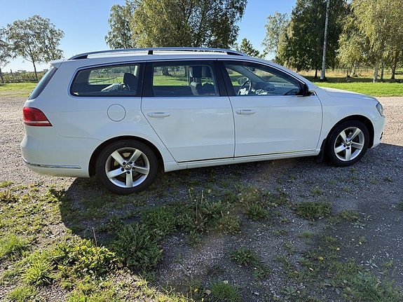 Volkswagen Passat 4 of 9