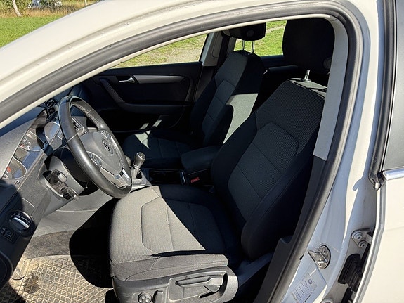 Volkswagen Passat 8 of 9
