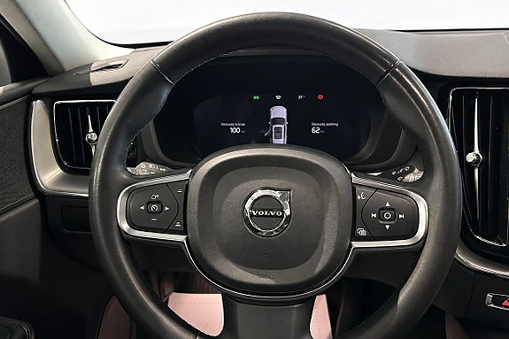 Volvo XC60 8 of 16