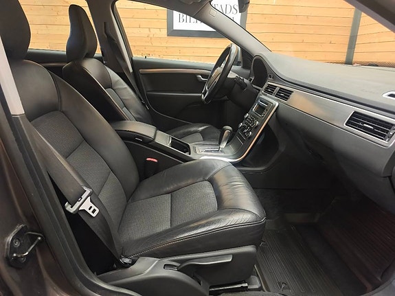 Volvo V70 20 of 23