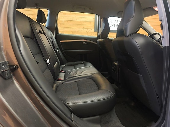 Volvo V70 17 of 23