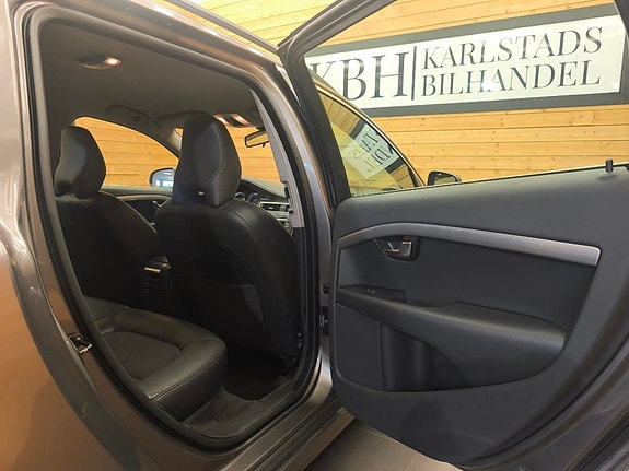 Volvo V70 16 of 23