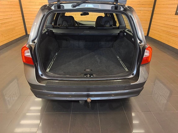 Volvo V70 10 of 23