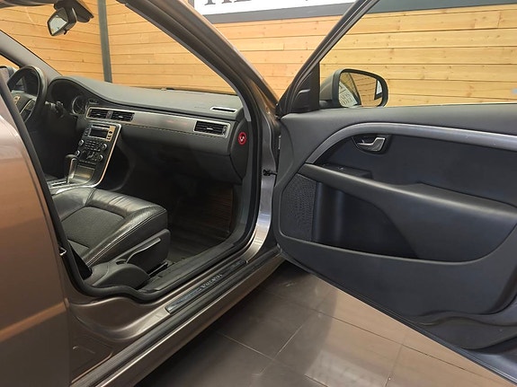 Volvo V70 19 of 23
