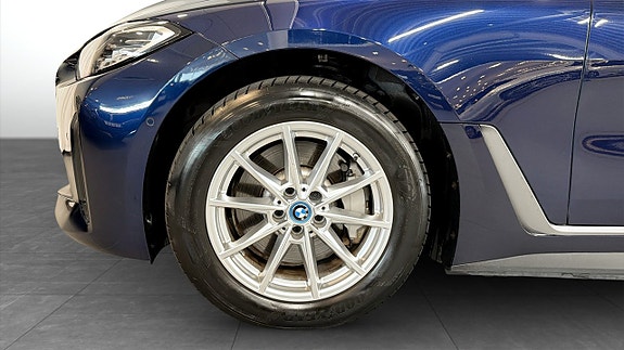 BMW i4 9 of 13