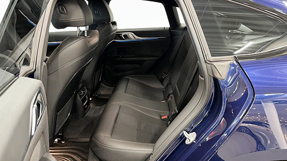 BMW i4 5 of 13